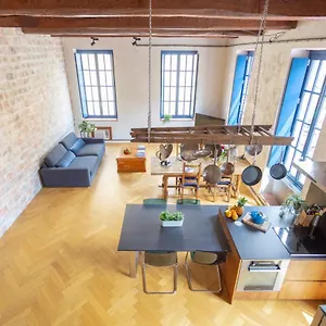  Apartment Sunny Stylish Spacious Loft In Old-port